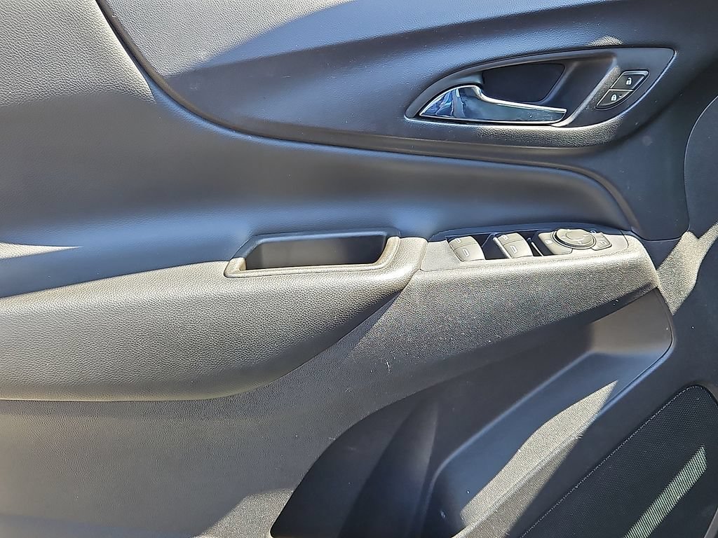 Used 2018 Chevrolet Equinox LT FWD image 13