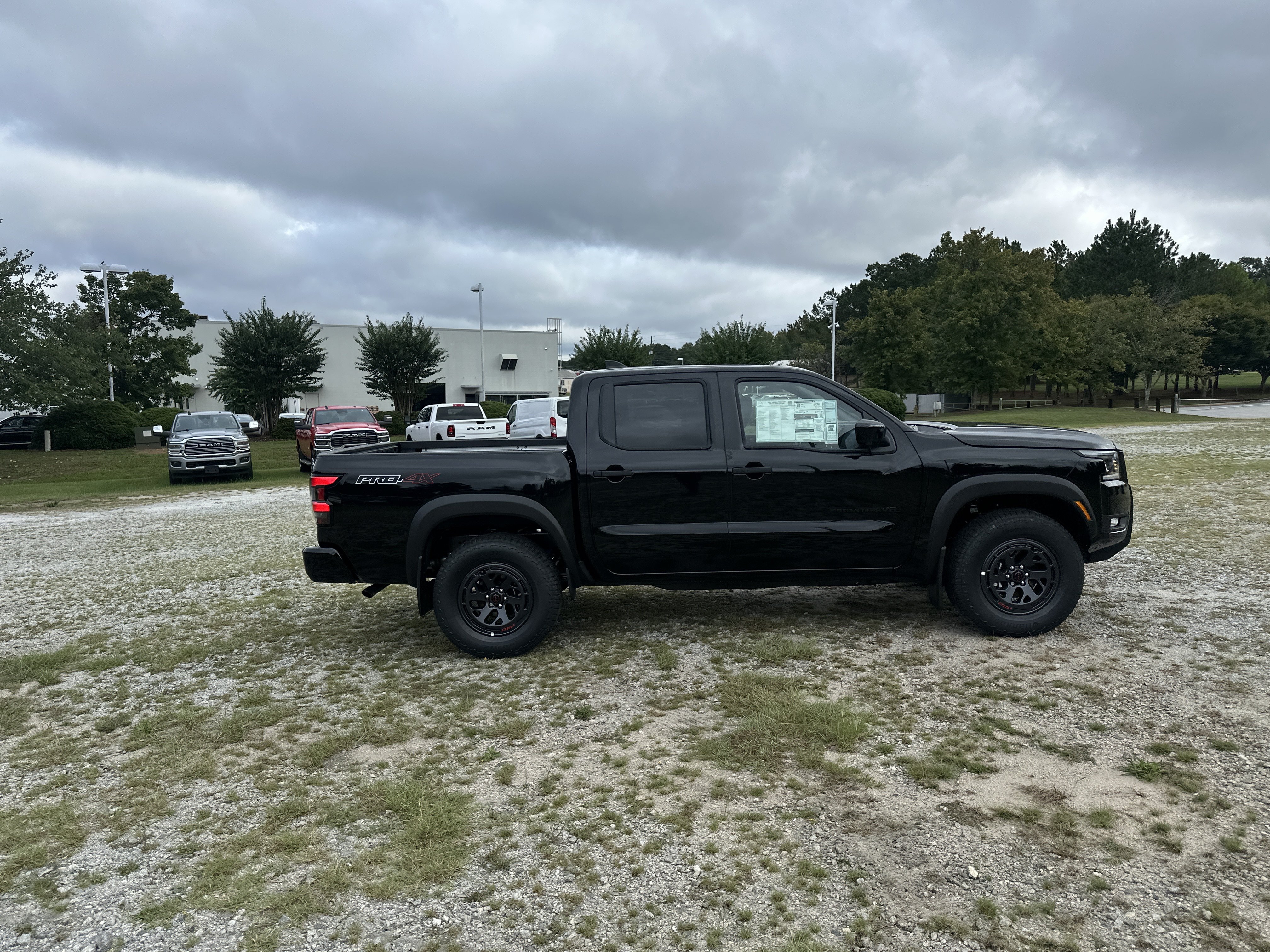 New 2027 Nissan Frontier PRO-4X w/ Pro Premium Package AWD/4WD image 4