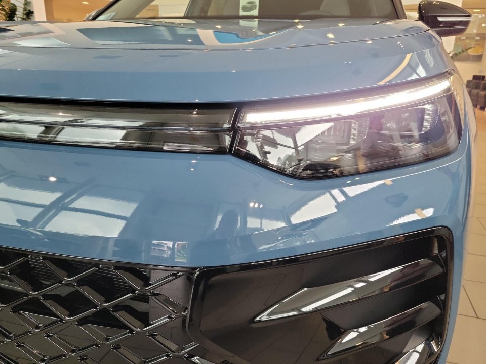New 2026 Volkswagen Tiguan SE R-Line AWD/4WD image 26
