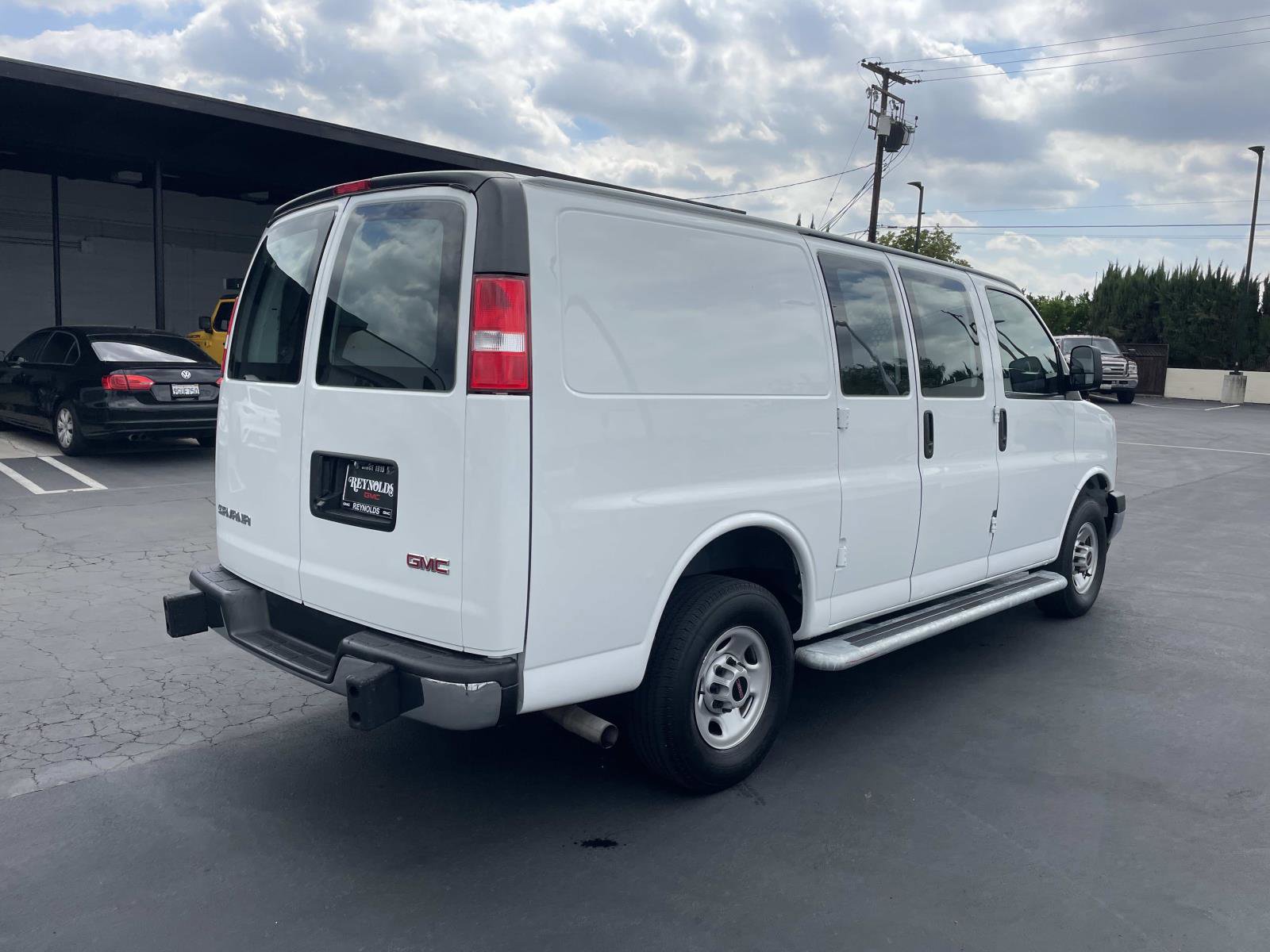 Used 2024 GMC Savana 2500 w/ Driver Convenience Package image 5