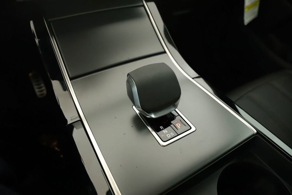 Used 2024 Land Rover Range Rover Evoque Dynamic SE image 15