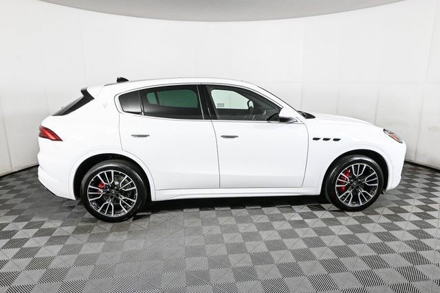 New 2025 Maserati Grecale GT AWD/4WD image 8