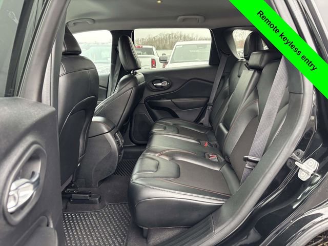 Used 2022 Jeep Cherokee Trailhawk image 24