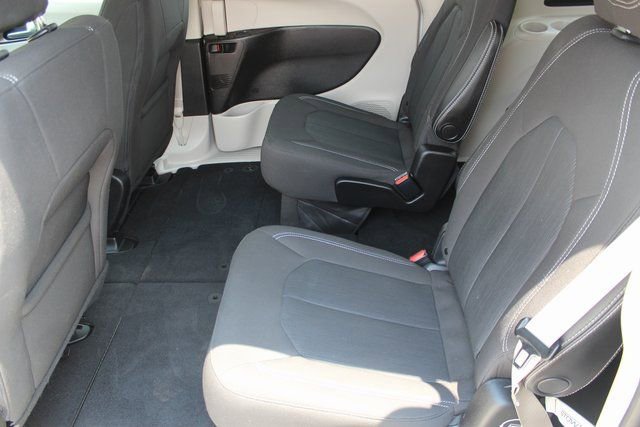 Used 2021 Chrysler Voyager LX image 12