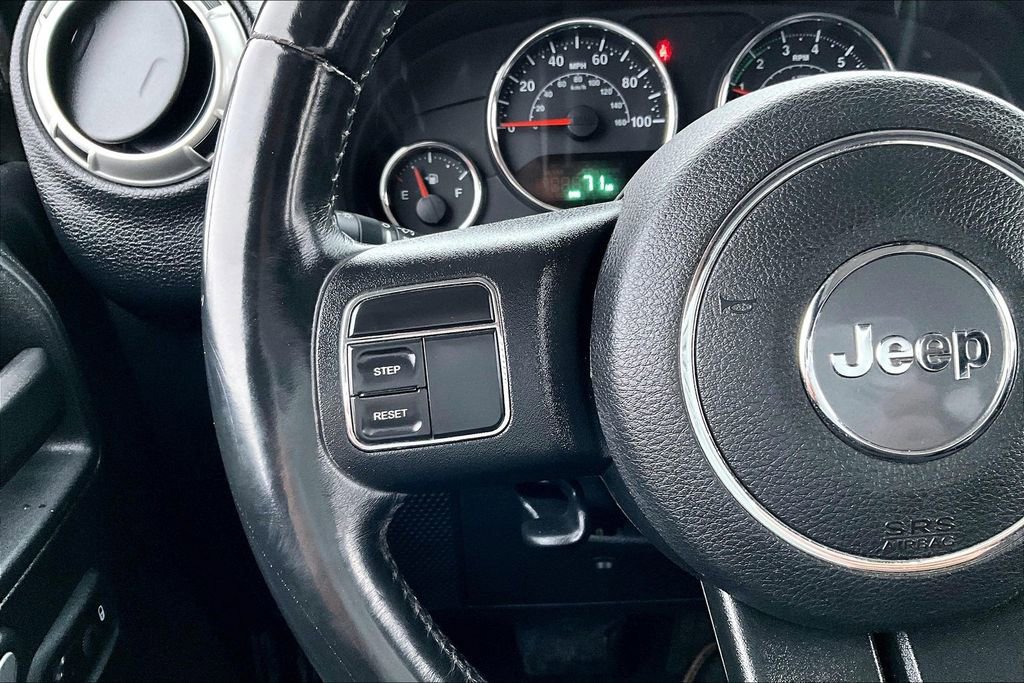 Used 2017 Jeep Wrangler Unlimited Sahara AWD/4WD image 10