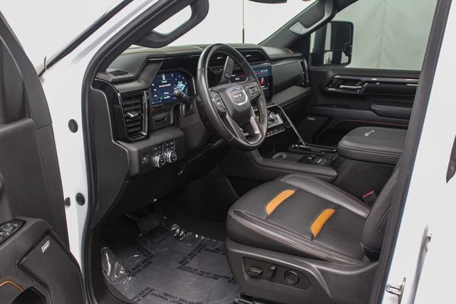 Used 2024 GMC Sierra 2500 AT4 w/ AT4 Preferred Package AWD/4WD image 12