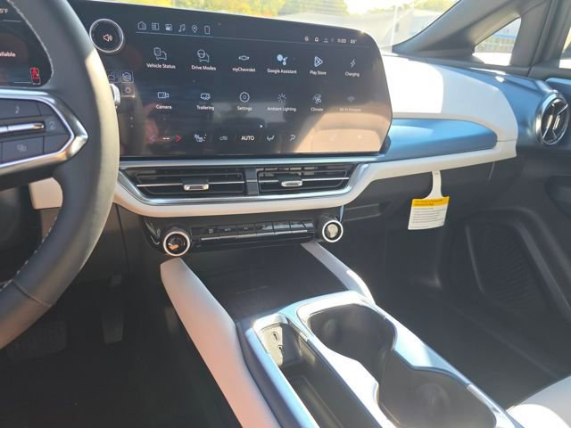 New 2026 Chevrolet Equinox EV LT image 12