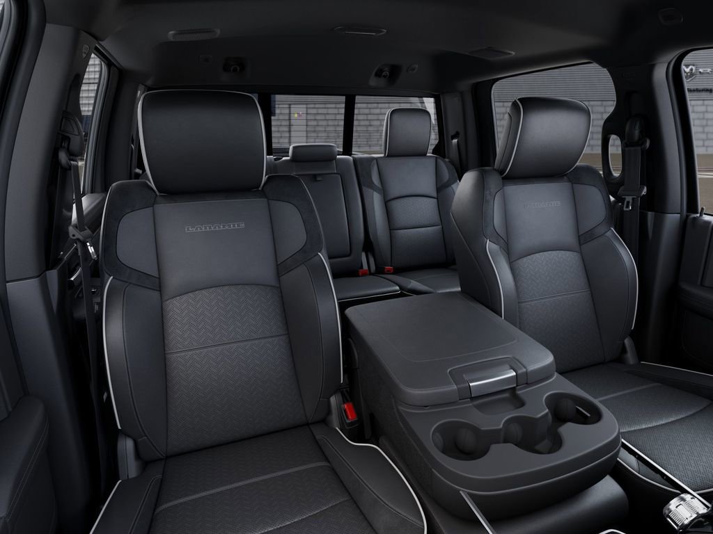 New 2026 RAM 3500 Laramie AWD/4WD image 17