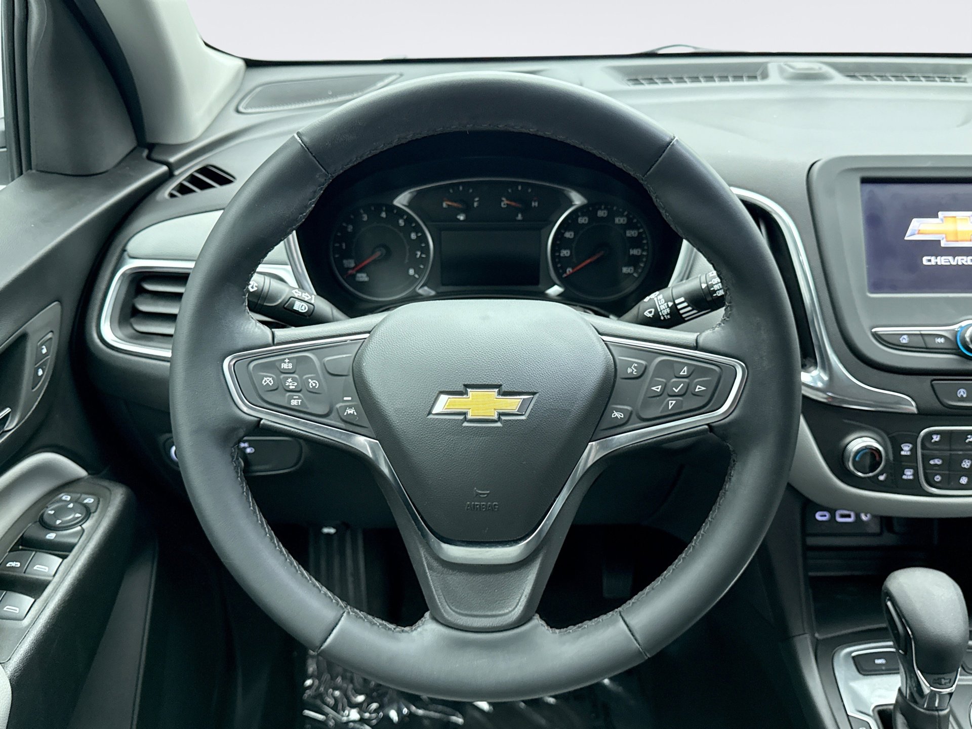 Used 2024 Chevrolet Equinox LT w/ Driver Convenience Package image 12
