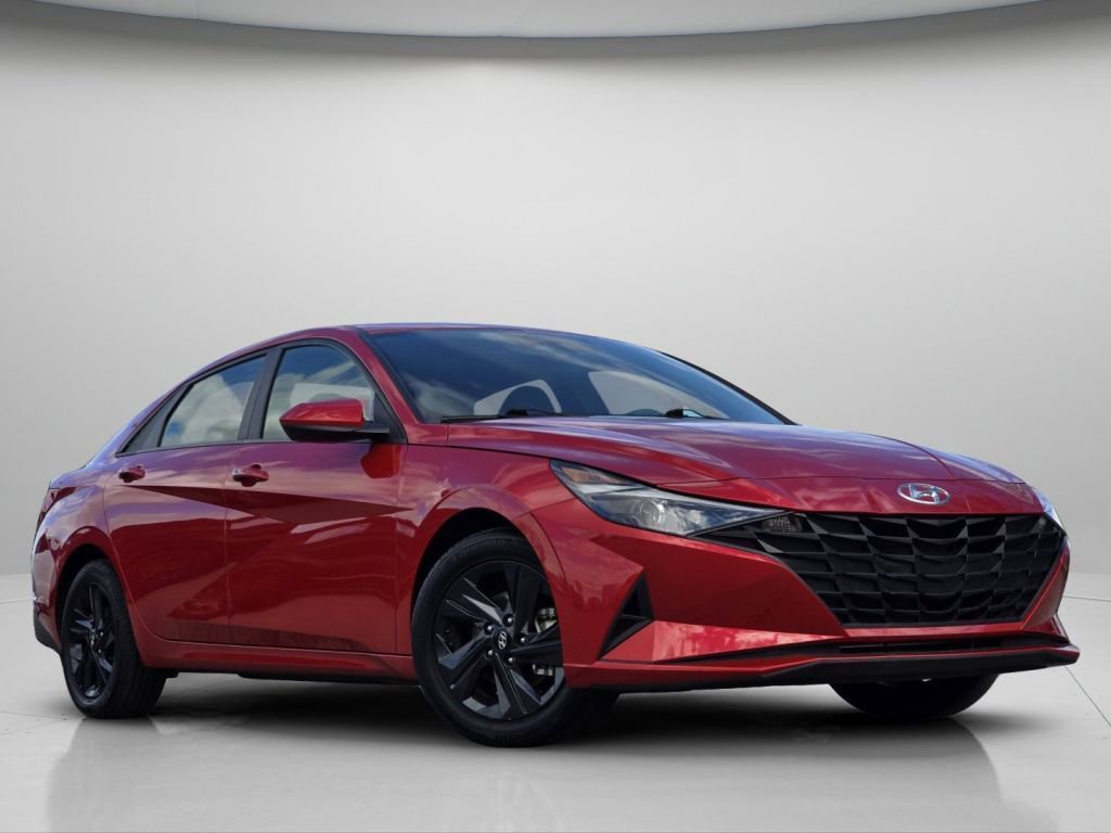 Used 2023 Hyundai Elantra SEL w/ Cargo Package image 2