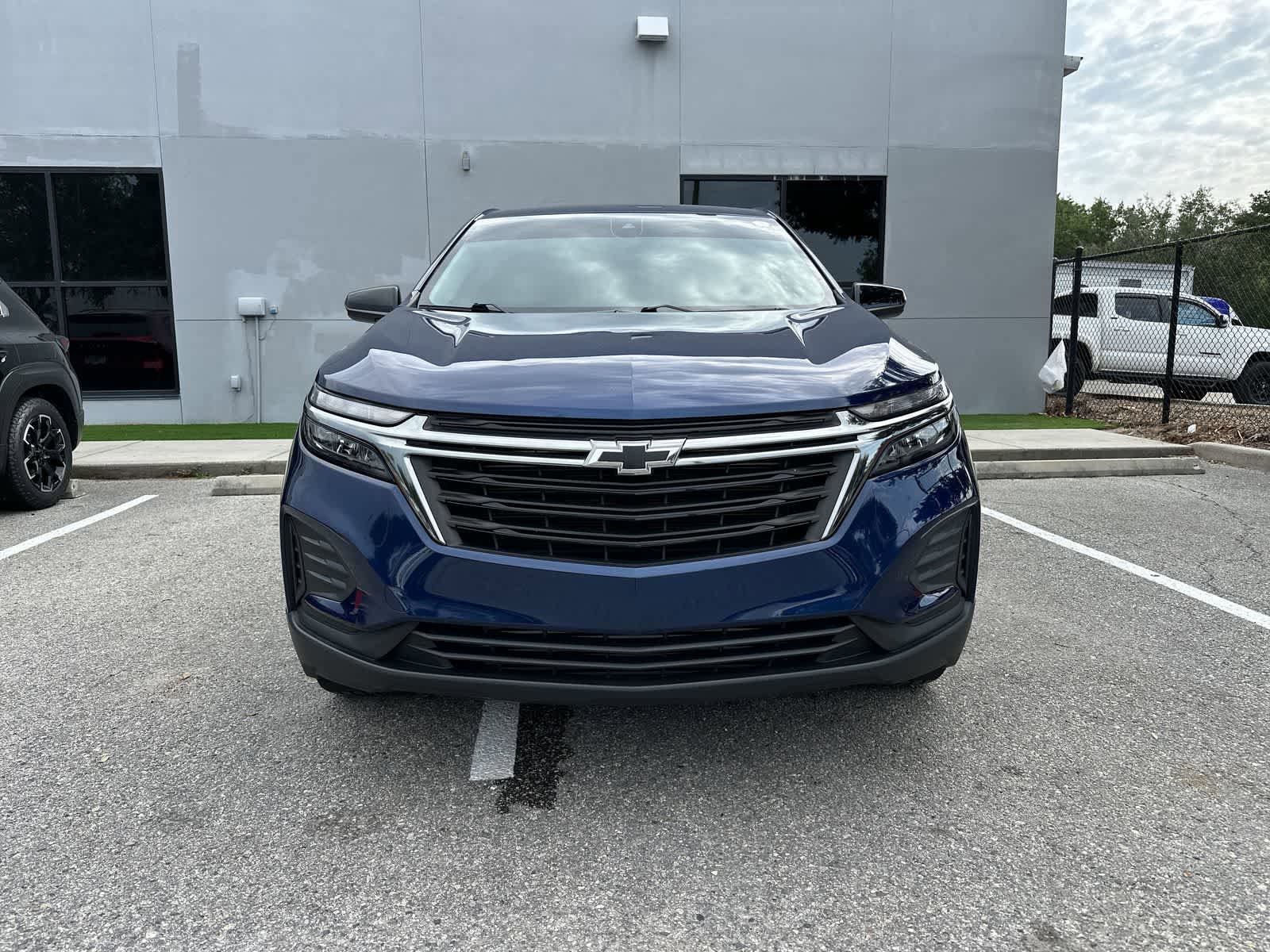 Used 2023 Chevrolet Equinox LS w/ Midnight Edition FWD image 12