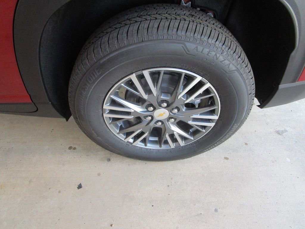 New 2026 Chevrolet Traverse LT w/ Driver Confidence Package image 9