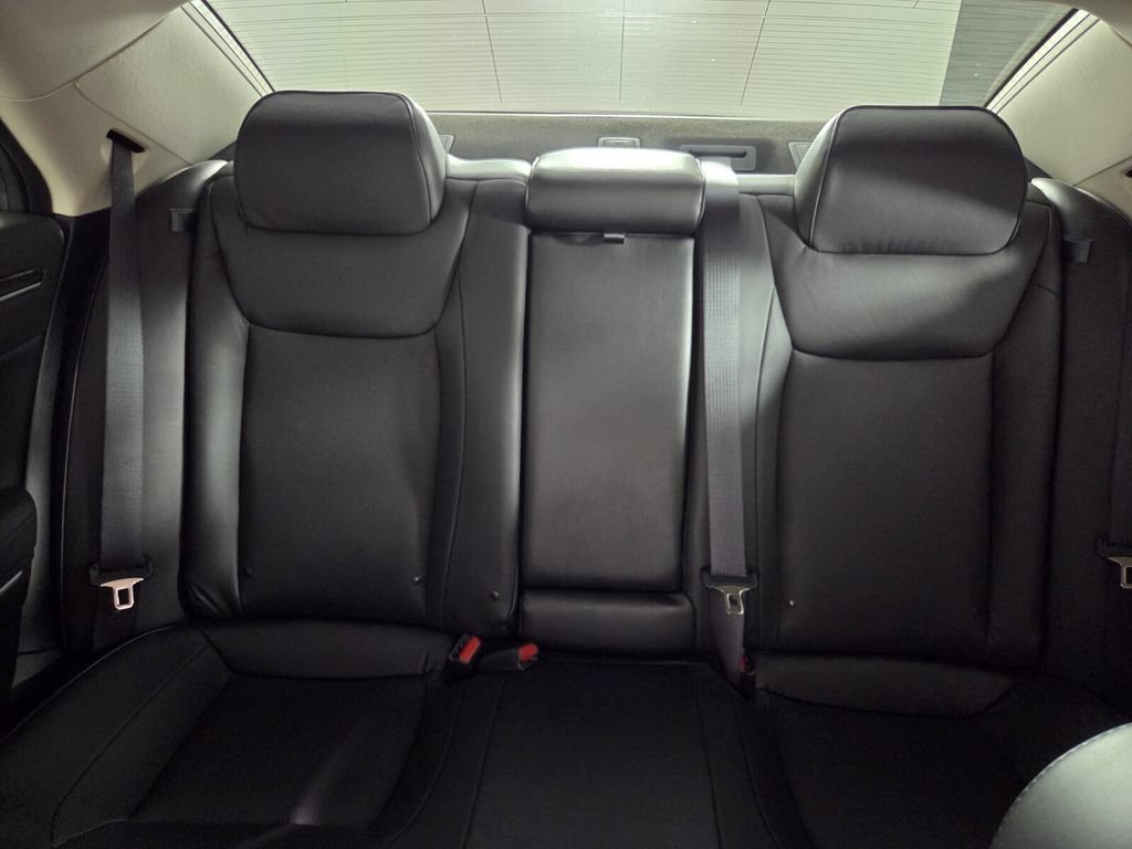 Used 2023 Chrysler 300 Touring L w/ Comfort Group RWD image 21