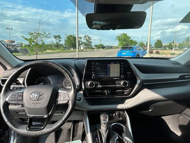 Used 2020 Toyota Highlander XLE AWD/4WD image 13