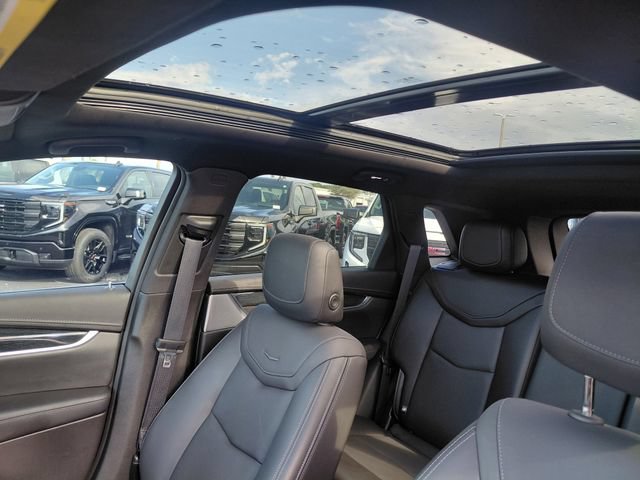 Certified 2024 Cadillac XT5 Premium Luxury w/ Technology Package FWD image 17