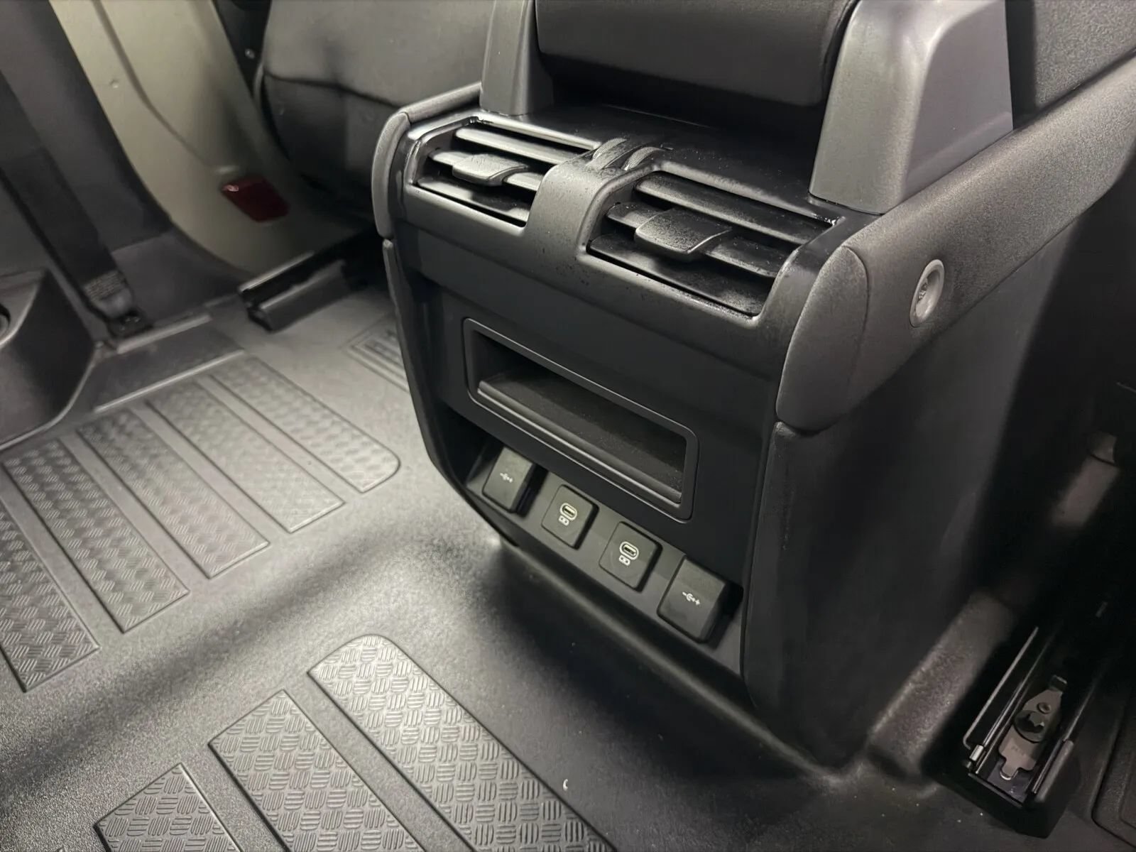 Used 2022 Land Rover Defender 90 AWD/4WD image 43