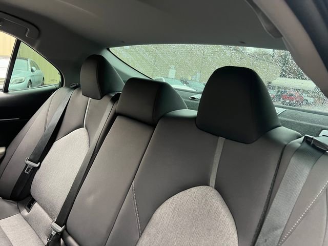 Used 2021 Toyota Camry LE image 19