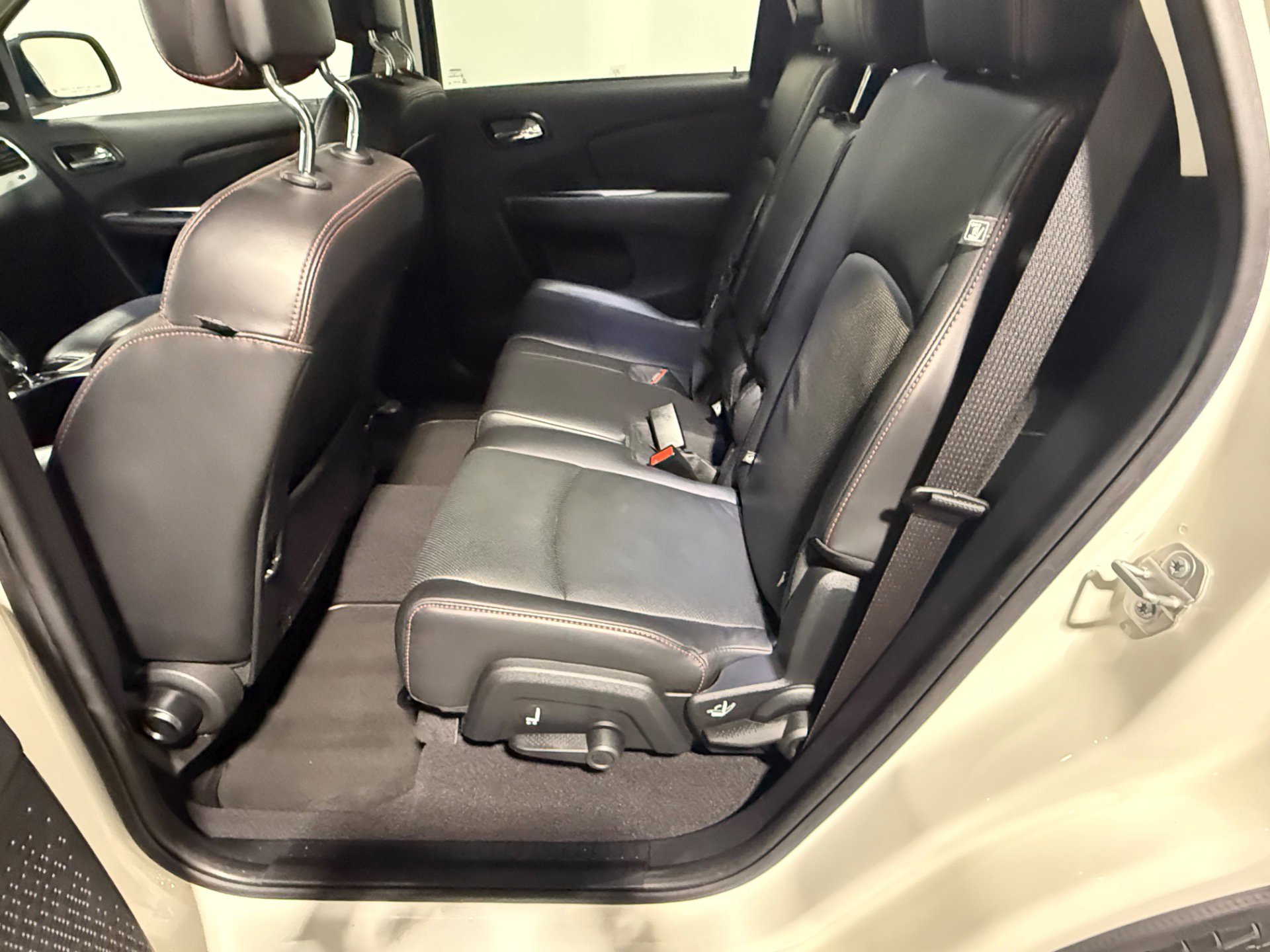 Used 2018 Dodge Journey GT AWD/4WD image 34