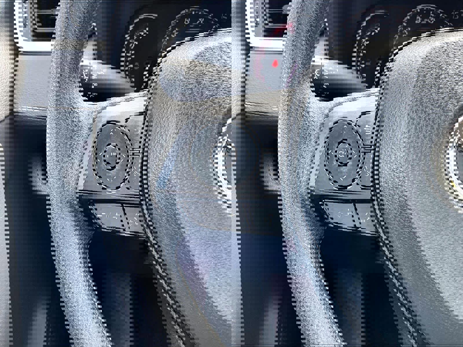 Used 2025 Toyota RAV4 LE image 23