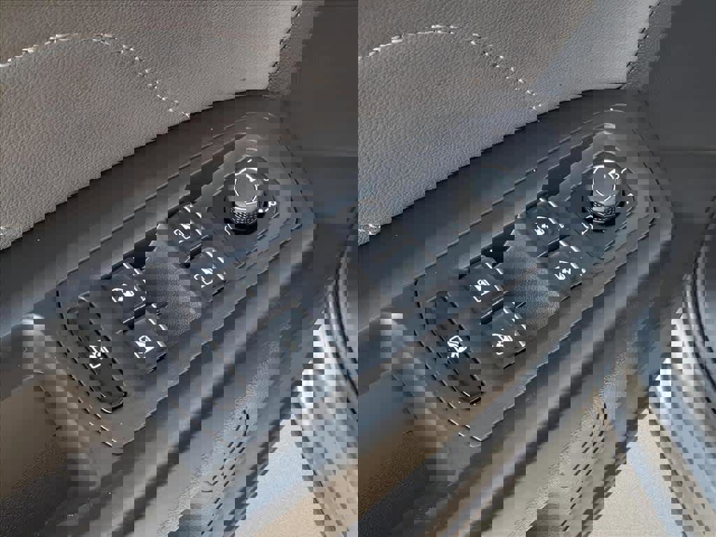 Used 2022 Volkswagen Atlas SEL Premium AWD/4WD image 16