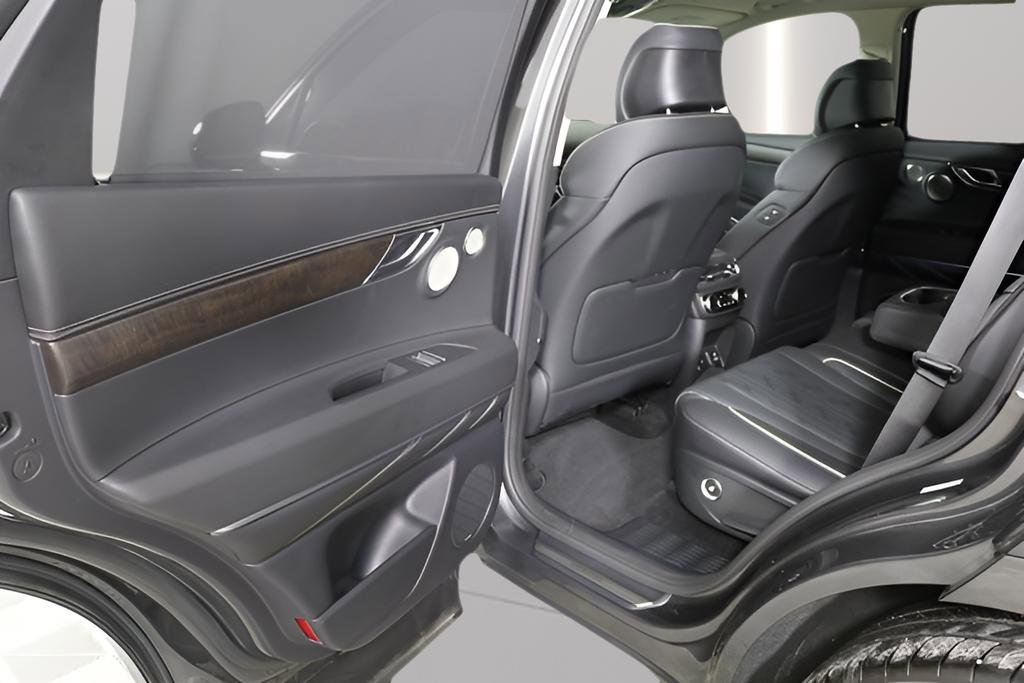 Used 2023 Genesis GV80 2.5T w/ Prestige Package image 33