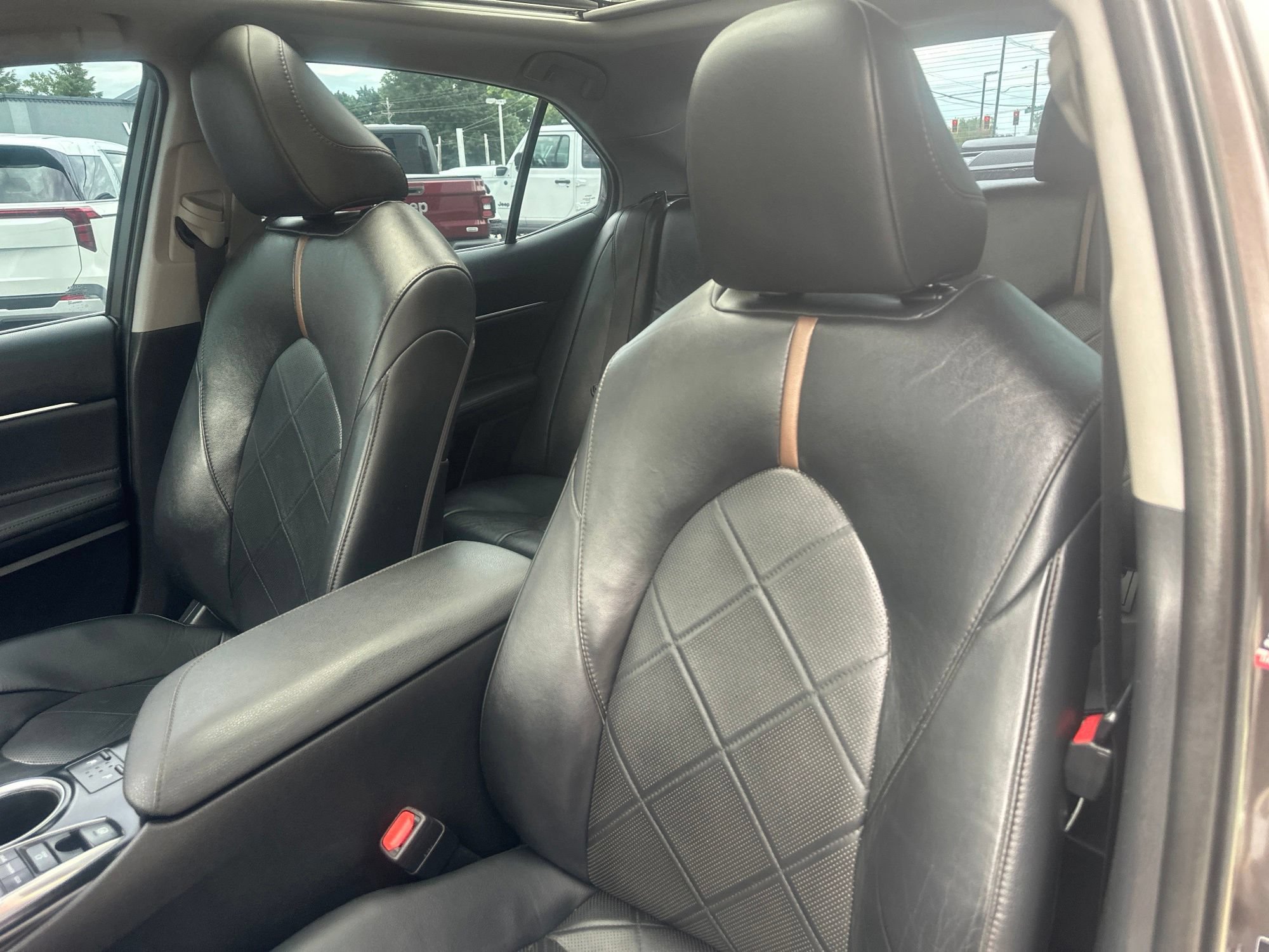 Used 2018 Toyota Camry XLE w/ Driver Assist Package FWD image 18