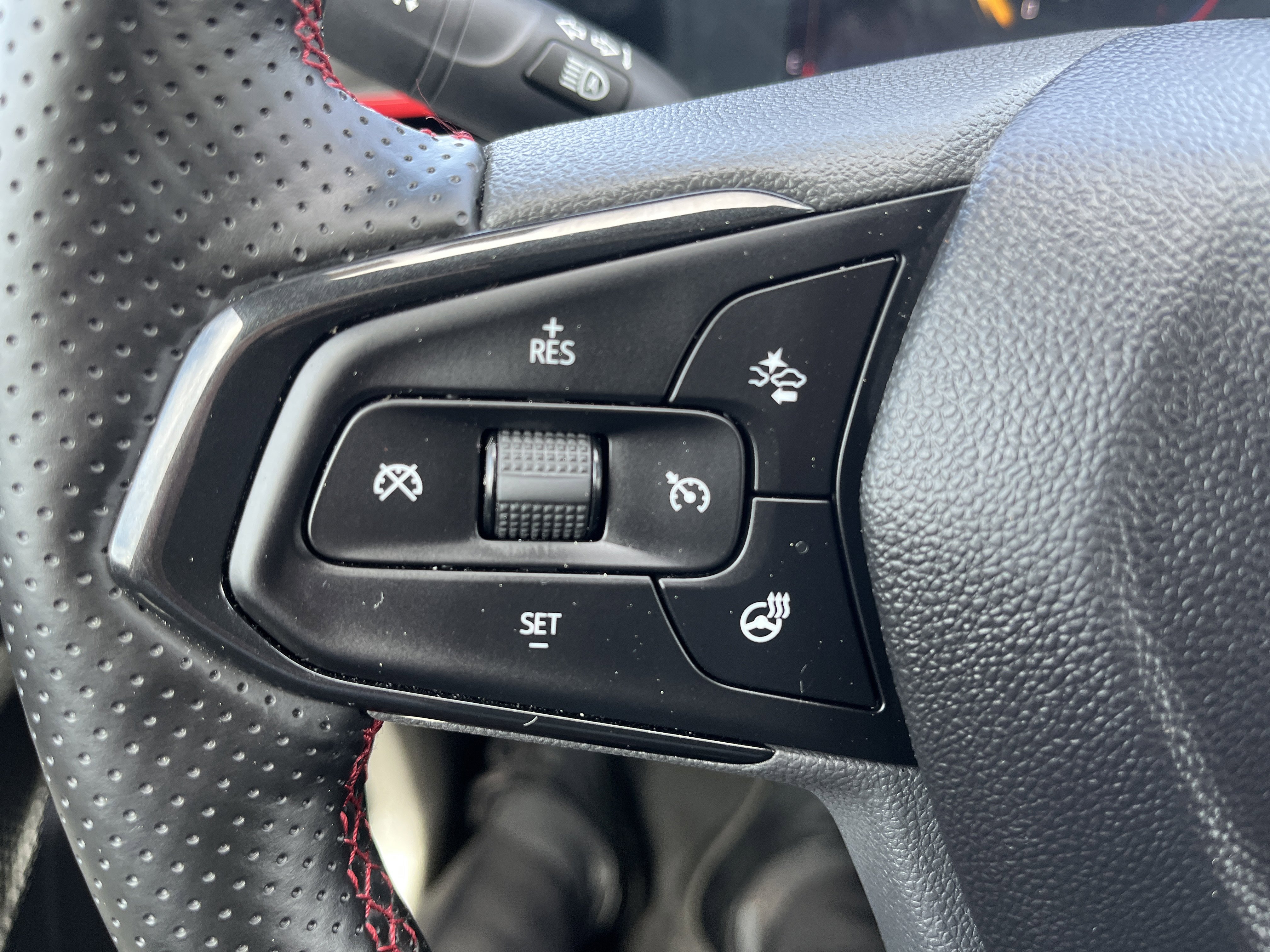 Used 2026 Chevrolet Trax RS w/ Driver Confidence Package FWD image 20