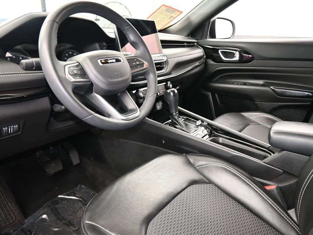 Used 2023 Jeep Compass Altitude image 12