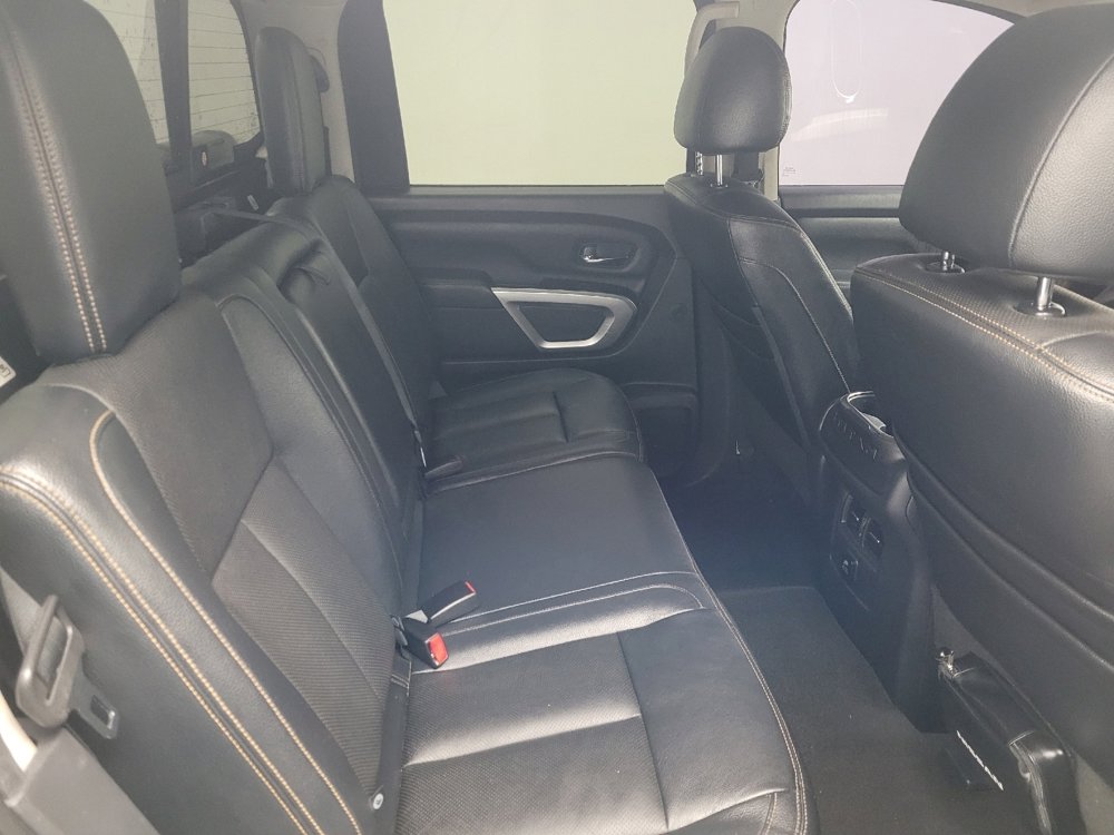 Used 2017 Nissan Titan SL image 19