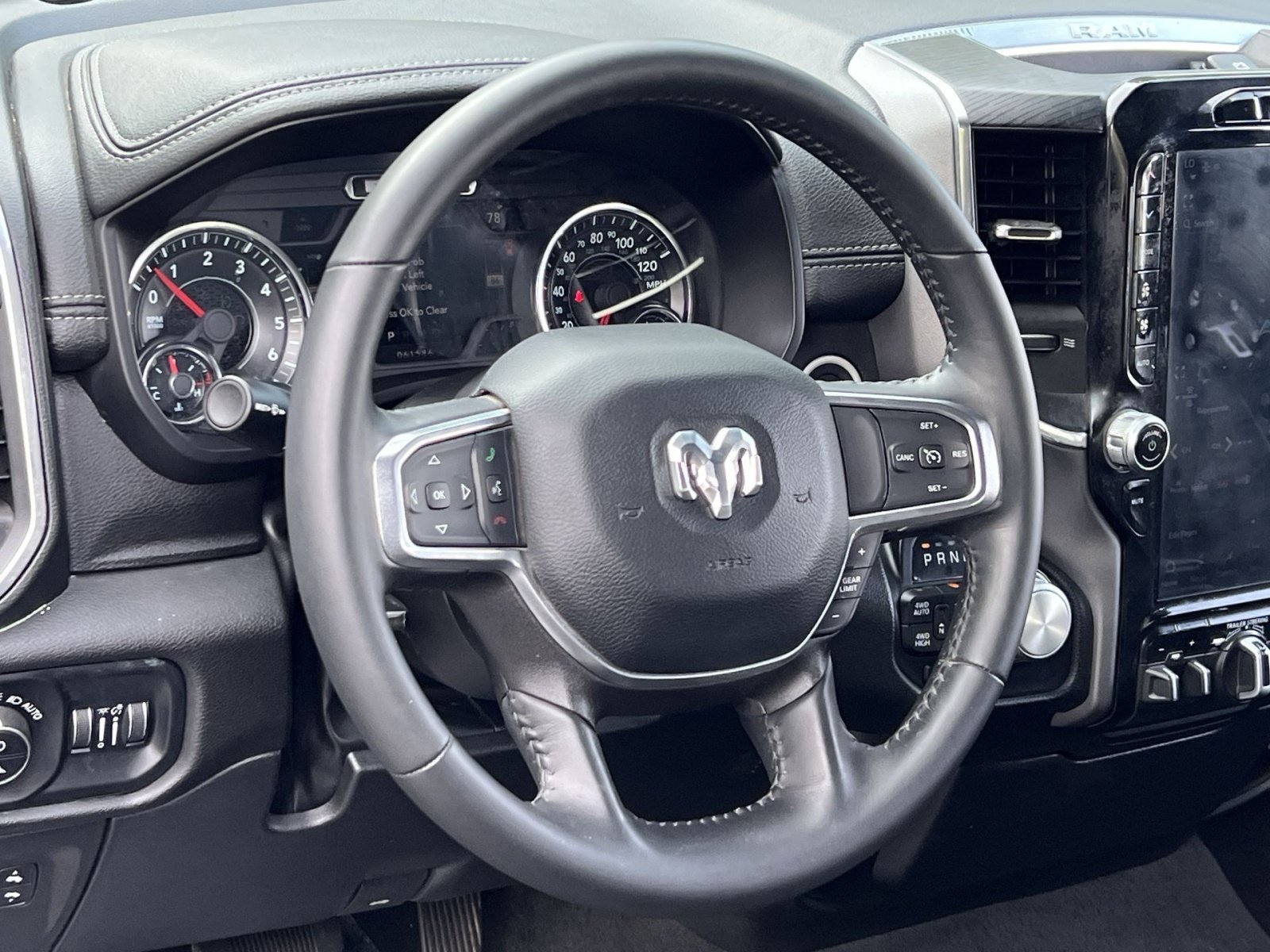 Used 2024 RAM 1500 Laramie AWD/4WD image 21