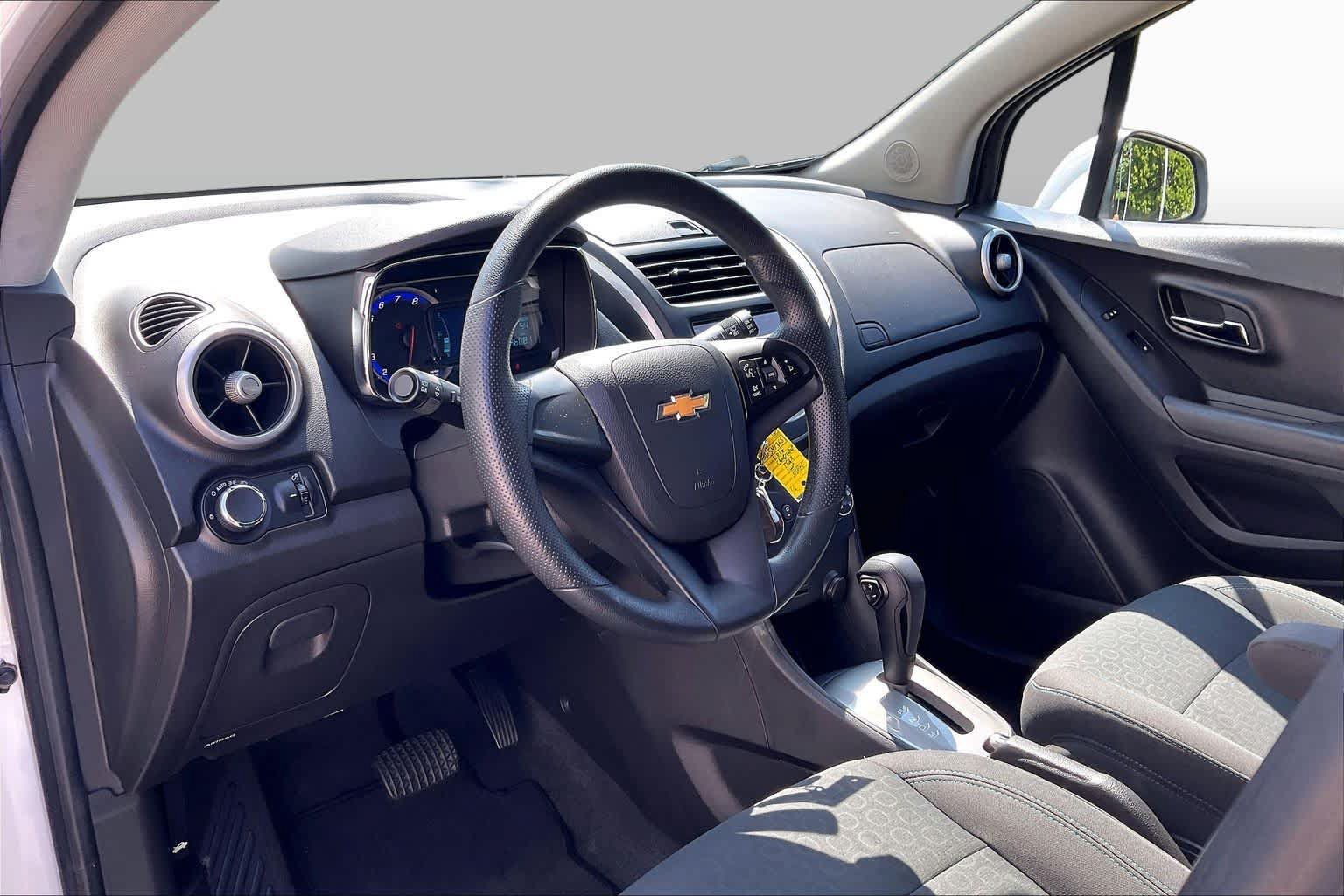 Used 2016 Chevrolet Trax LS FWD image 15