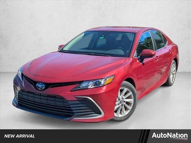 Used 2022 Toyota Camry LE image 1