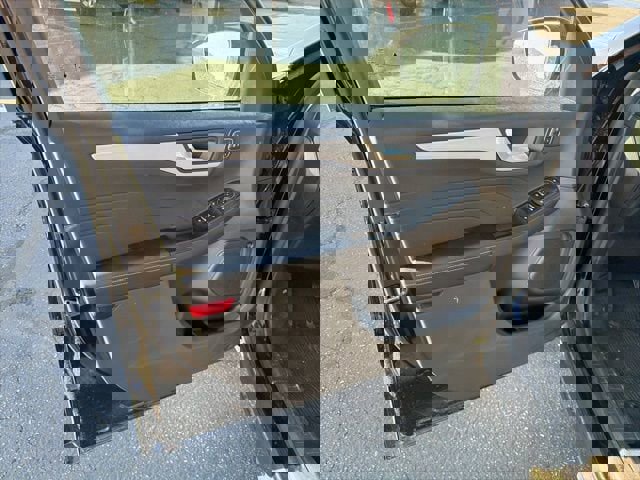 Used 2024 Ford Escape SE w/ PHEV Premium Package image 27