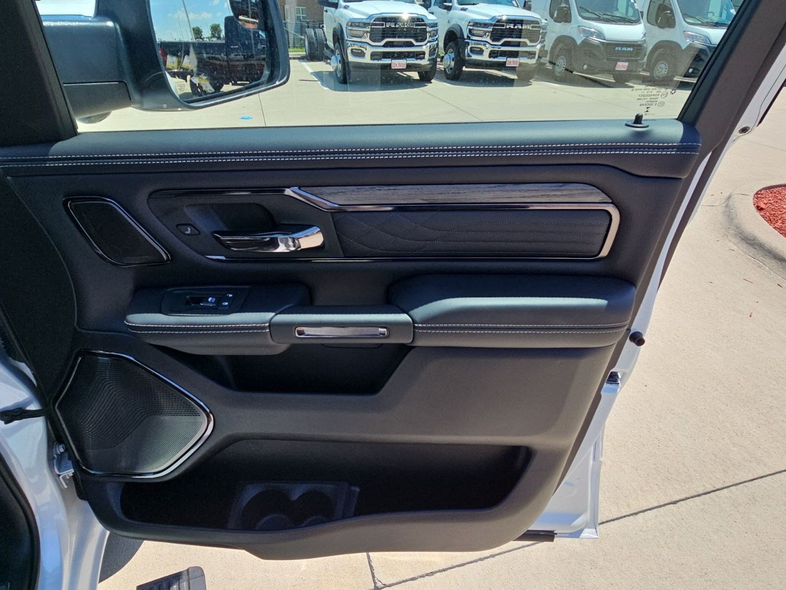 New 2026 RAM 1500 Limited AWD/4WD image 15