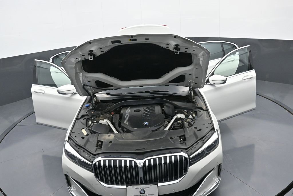 Used 2021 BMW 740i xDrive image 39