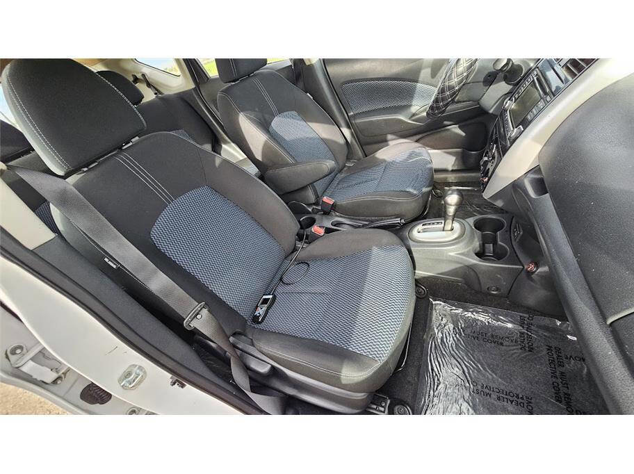 Used 2017 Nissan Versa Note SV image 15
