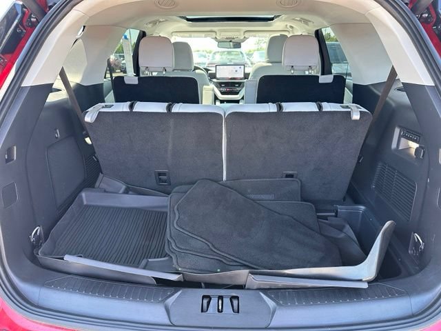 Used 2025 Ford Explorer Platinum w/ Ultimate Package AWD/4WD image 12