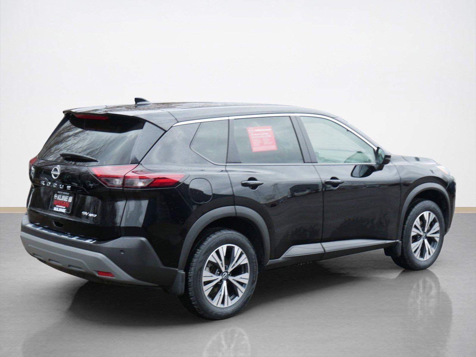 Used 2022 Nissan Rogue SV image 3