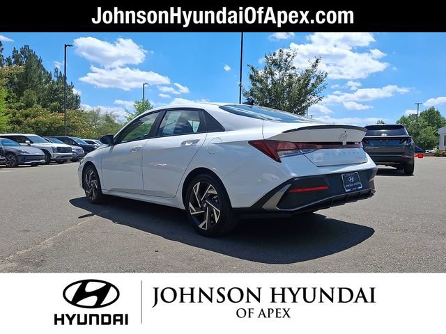 Certified 2025 Hyundai Elantra SEL FWD image 22