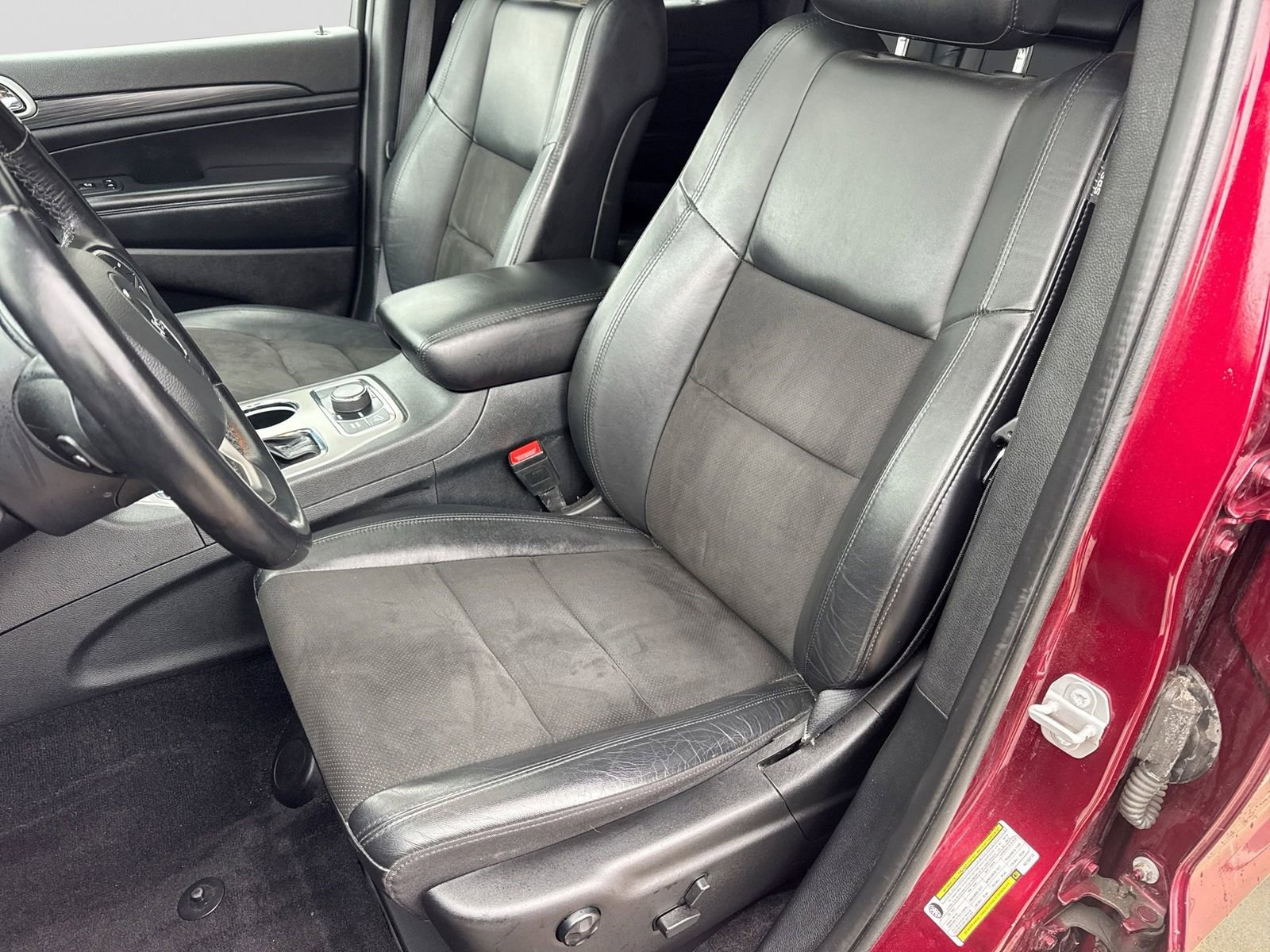 Used 2022 Jeep Grand Cherokee Altitude AWD/4WD image 17