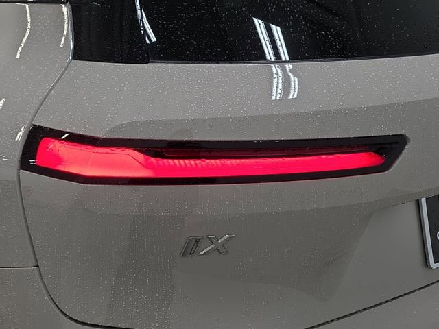 Used 2026 BMW iX xDrive45 image 32