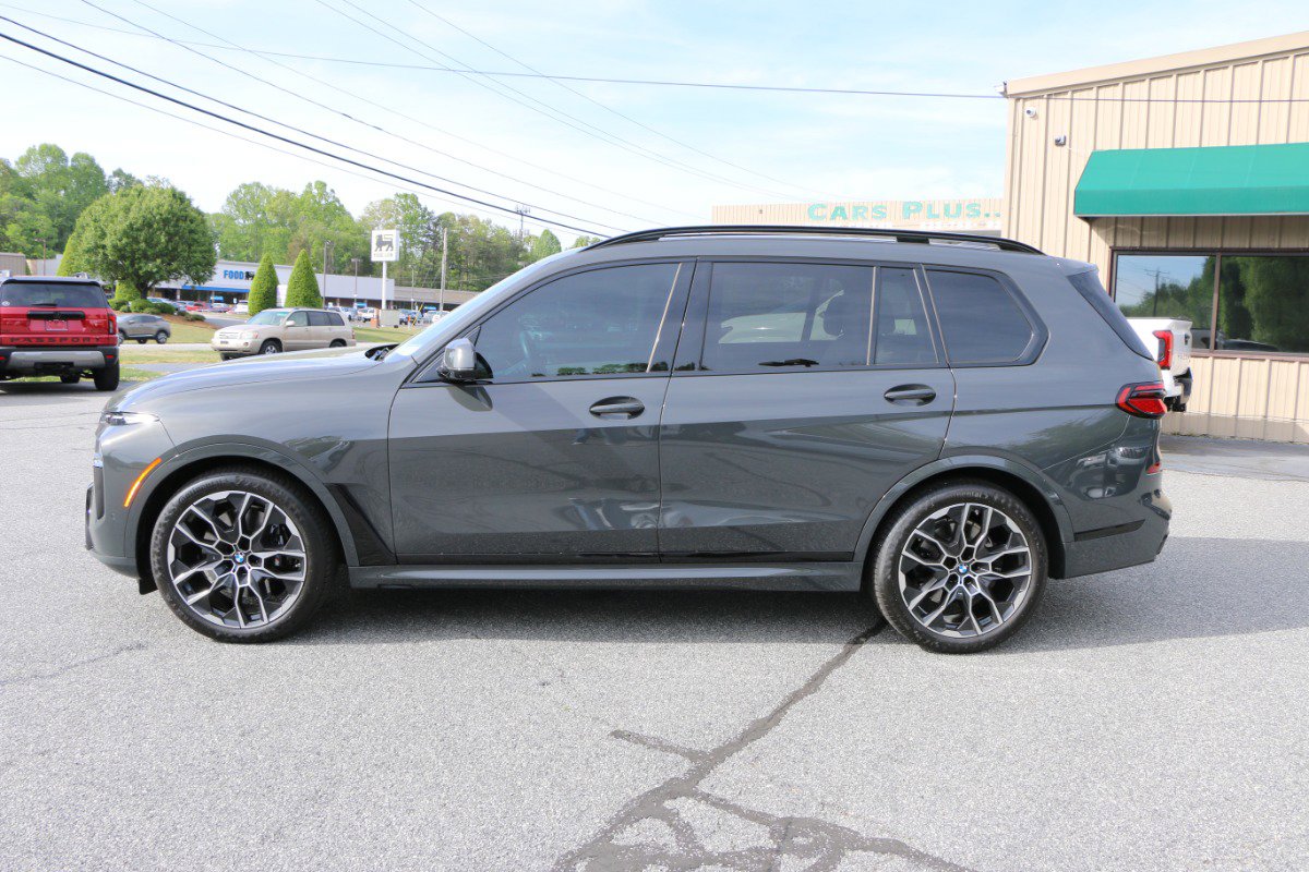 Used 2026 BMW X7 xDrive40i w/ Executive Package image 2