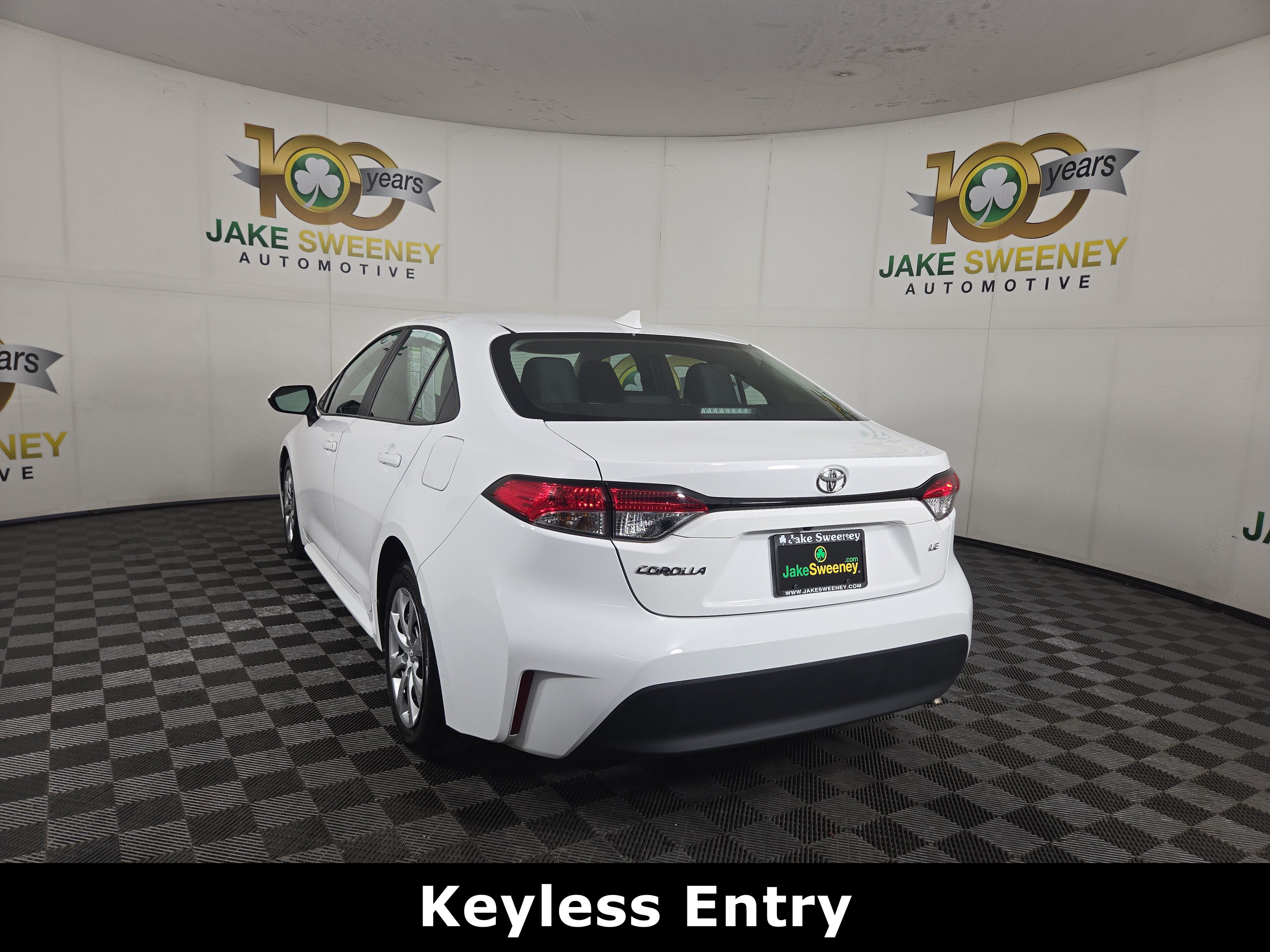 Used 2025 Toyota Corolla LE FWD image 6