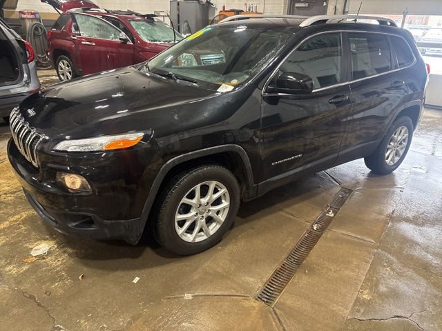 Used 2016 Jeep Cherokee Latitude w/ Cold Weather Group image 12