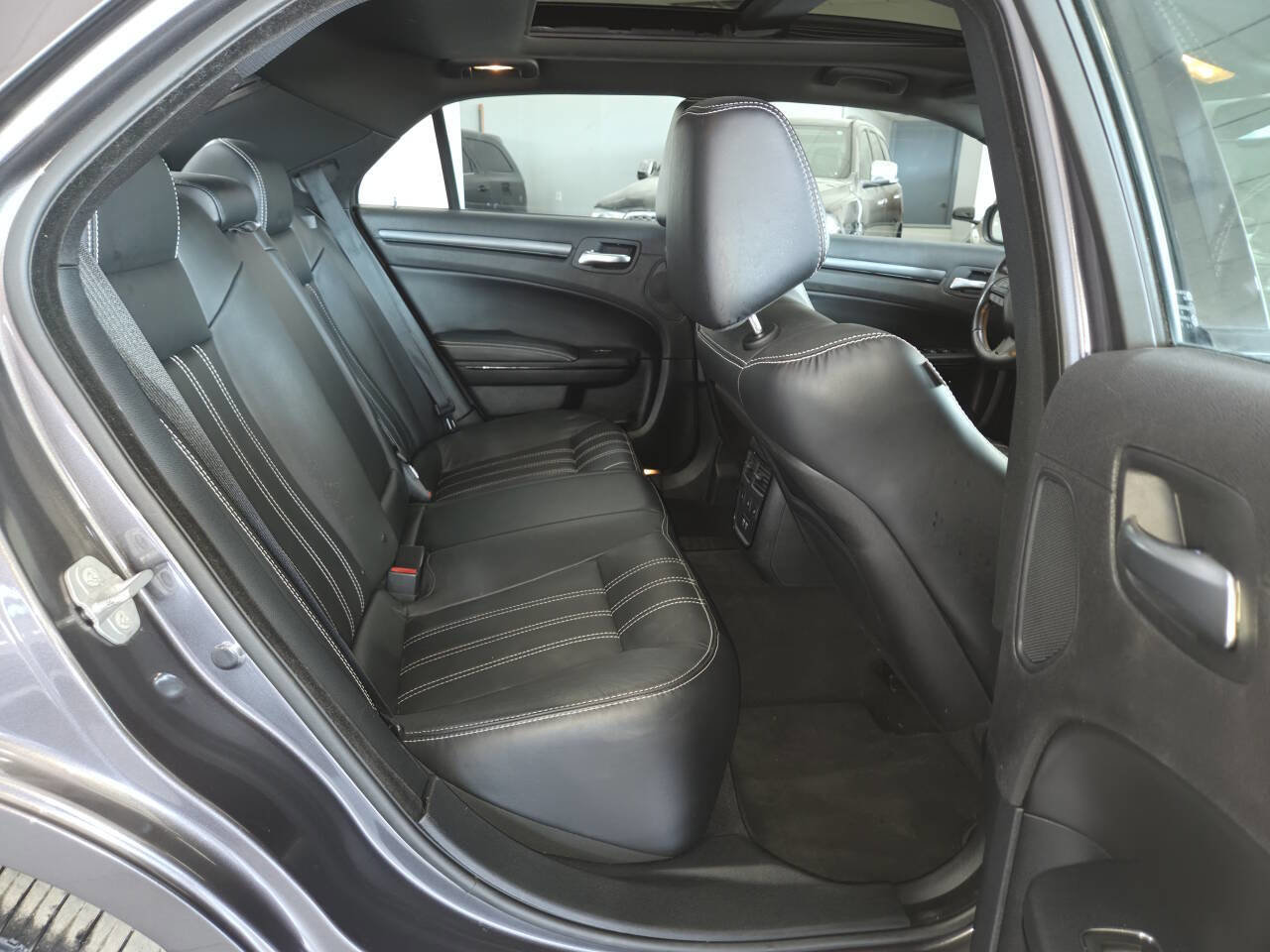 Used 2015 Chrysler 300 S w/ 300S Premium Group RWD image 22