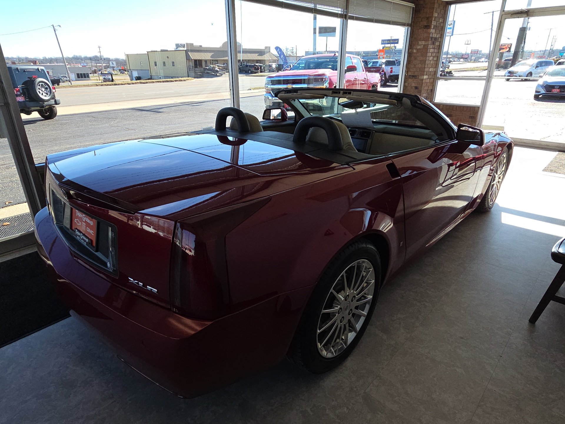 Used 2008 Cadillac XLR image 6