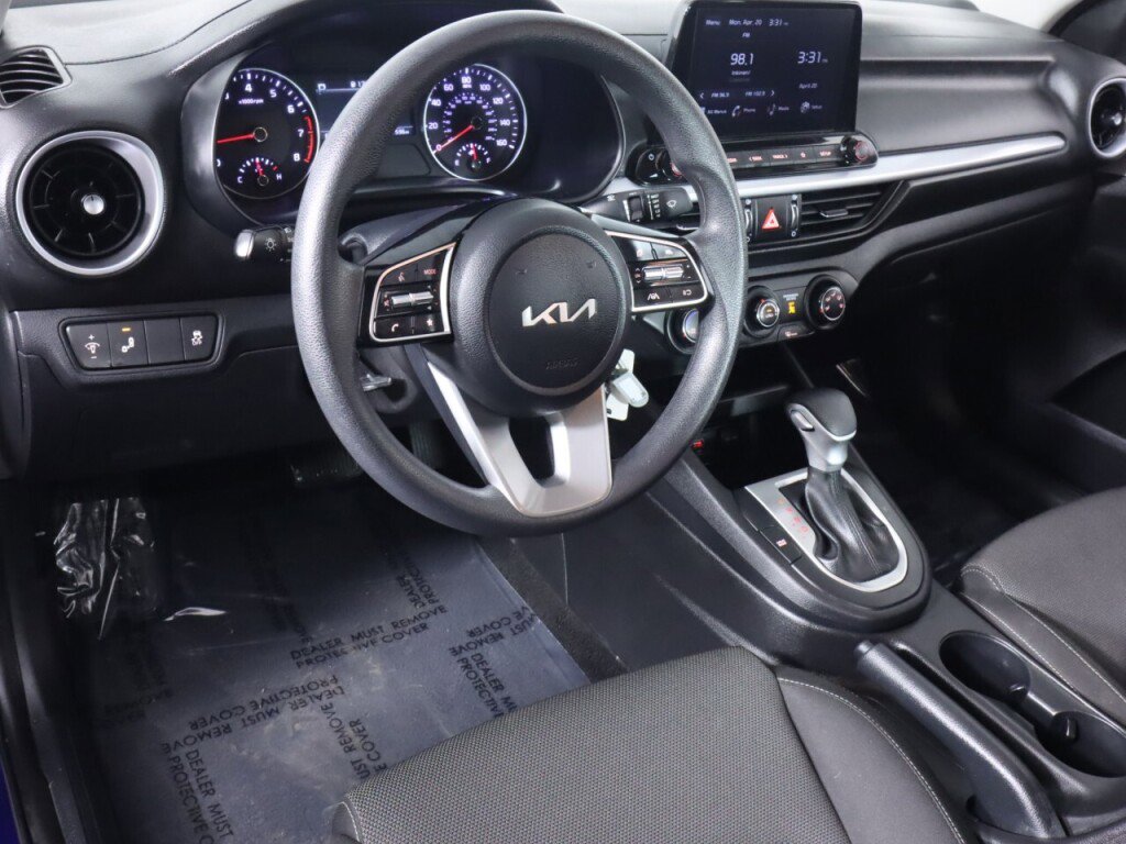 Used 2023 Kia Forte LXS w/ LXS Technology Package FWD image 9
