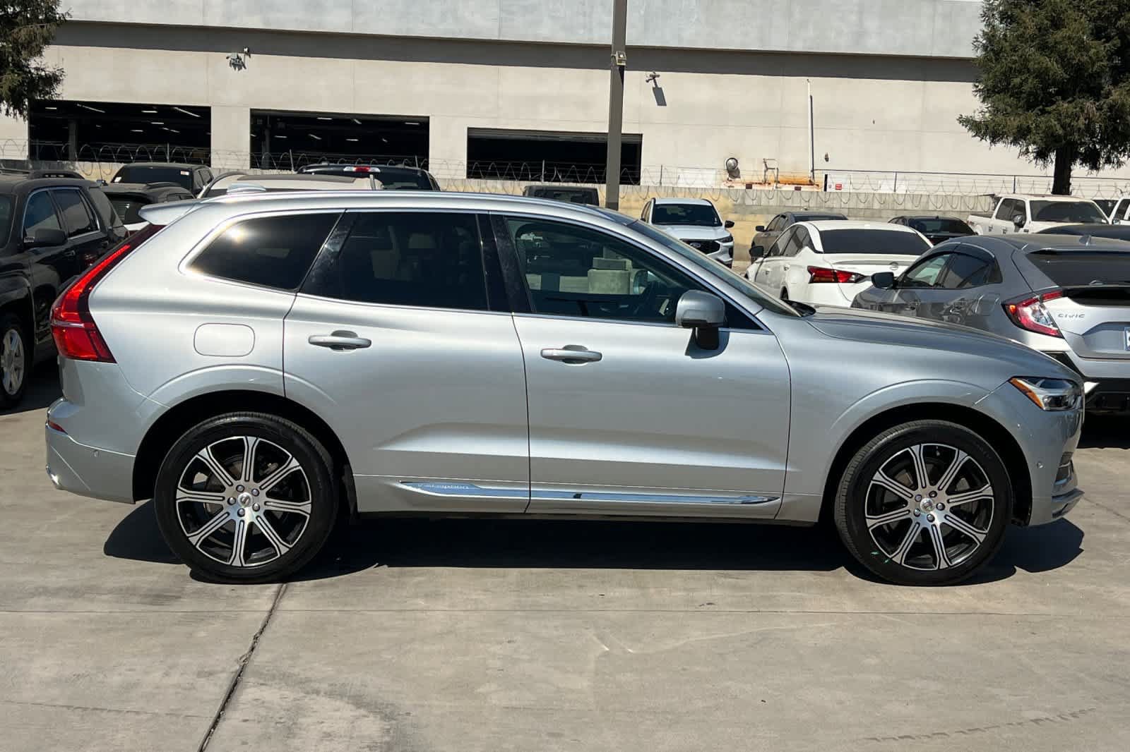 Used 2018 Volvo XC60 T6 Inscription w/ Convenience Package AWD/4WD image 9