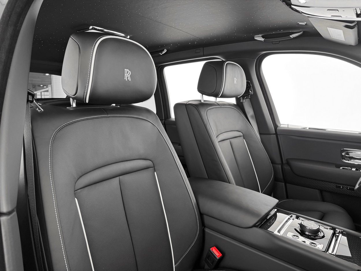 New 2026 Rolls-Royce Cullinan Black Badge AWD/4WD image 31