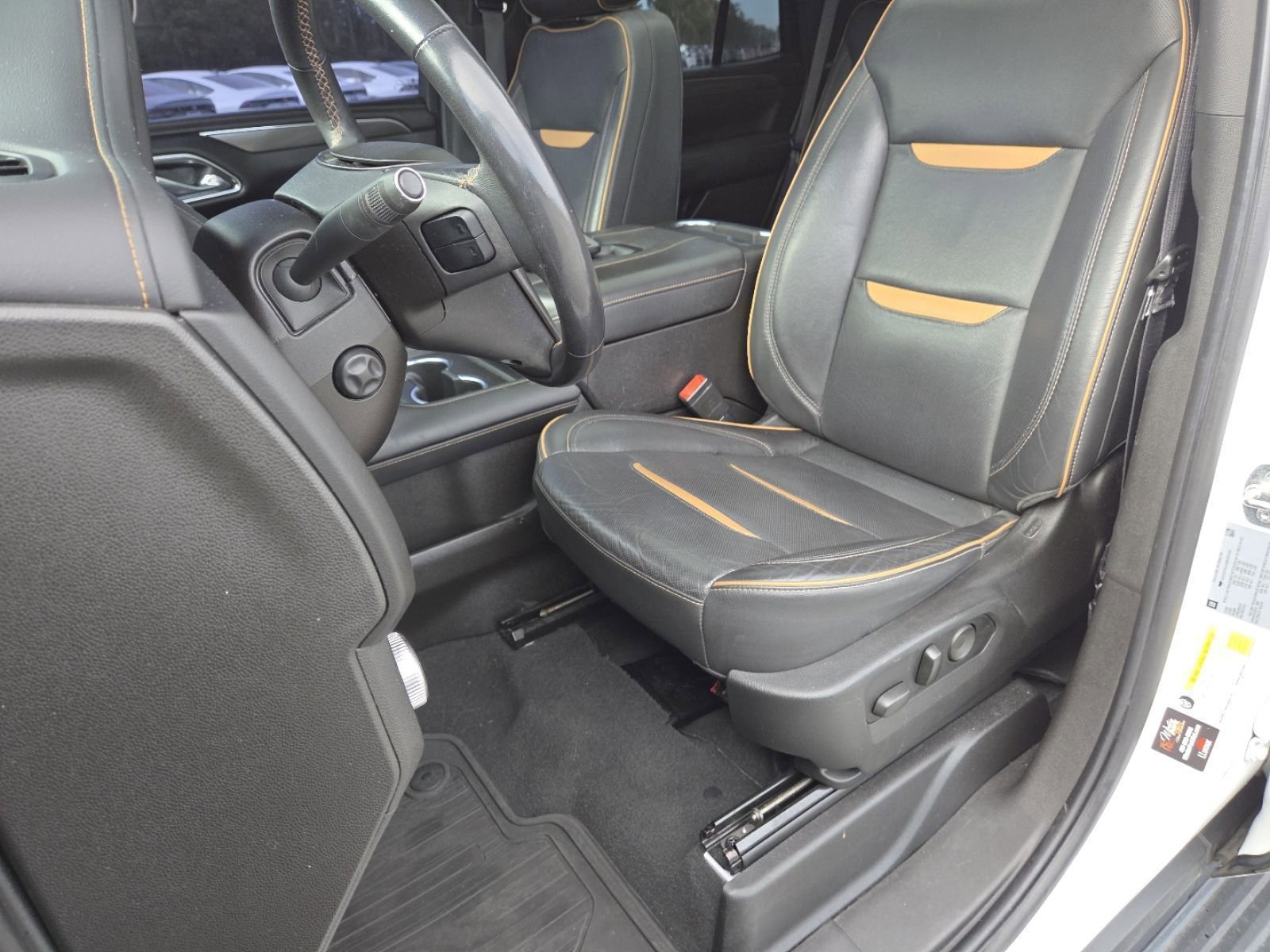 Used 2021 GMC Yukon AT4 w/ Technology Package image 29